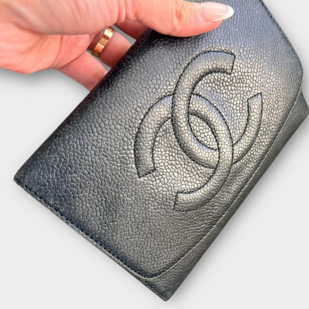 Chanel Vintage Caviar CC Compact Continental Wallet on Chain (Black) - Picture 5 of 16